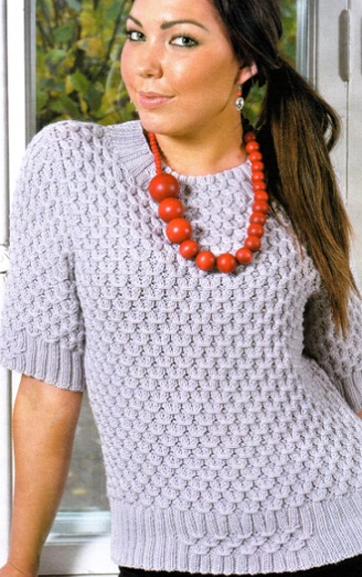 Пуловер с нежным рисунком