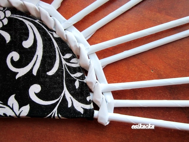 Веер из газетных трубочек