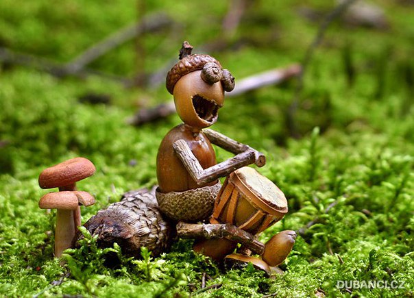 Веселые поделки из желудей