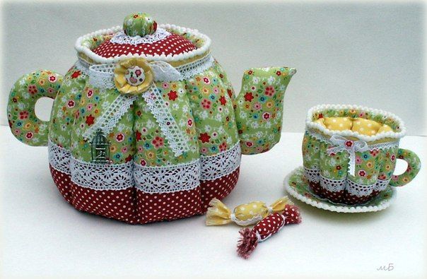 Интересные идеи грелок на чайники