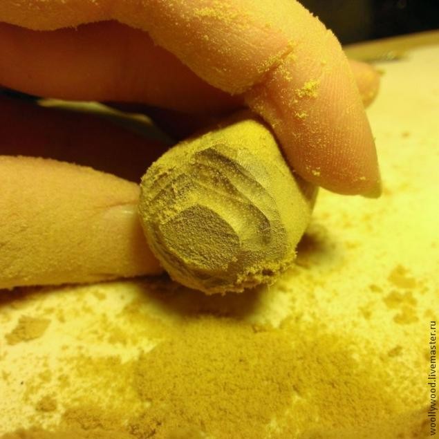 Кулон-домик в форме желудя