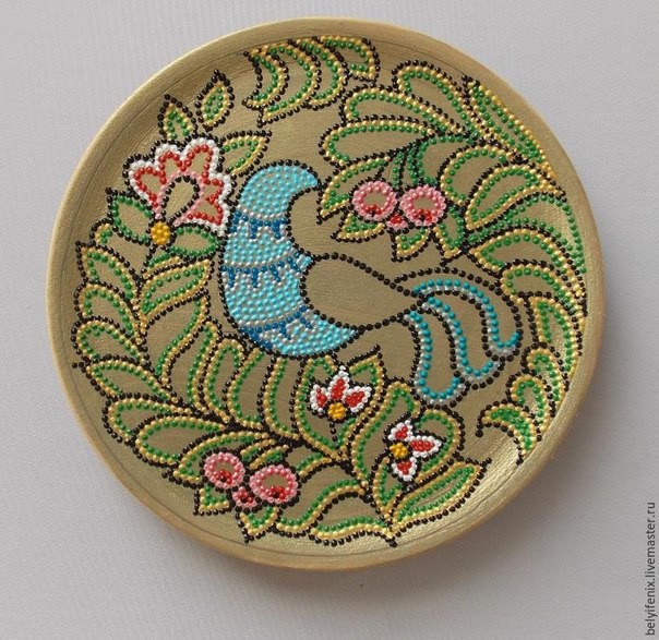 ​Тарелка в технике точечной росписи "Птица удачи"