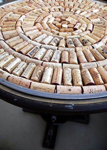 Столики со столешницами из пробок