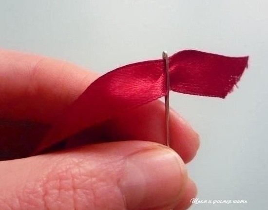 Прекрасная роза атласными лентами: мастер-класс