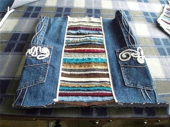 ​Рюкзачок из джинсов и кромок ткани