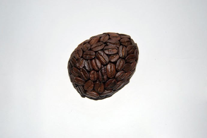 Брутальный кофейный магнит к Пасхе