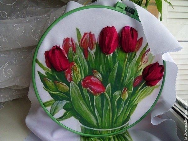 Вышивaем букет тюльпанов лентами: мастер-класс
