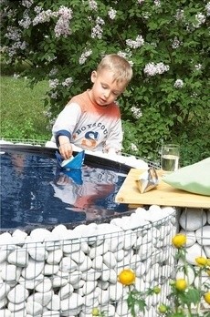 Высокий прудик с лежаком для релакса своими руками или габионы в дело