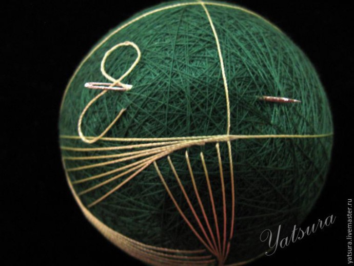 Темари или искусство вышивки на шарах: клевер на денежную удачу