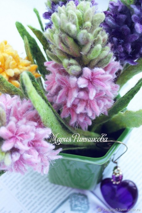 Нежные гиацинты из шерсти: весенняя красота ручной работы