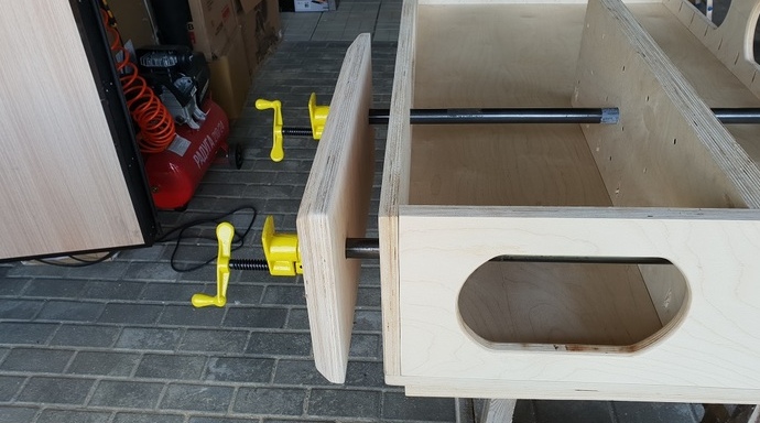 Рабочий стол в мастерскую