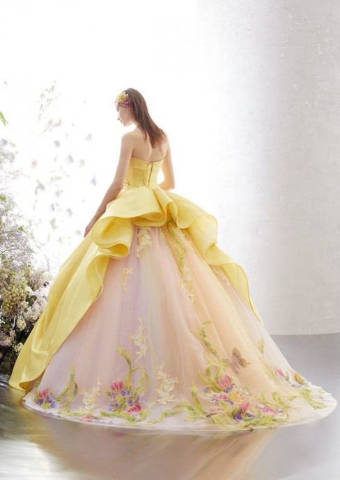​Роскошные сказочные вечерние платья с цветами