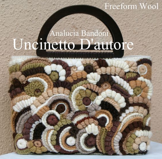 Вязаные сумочки в технике фриформ: вдохновляющие идеи