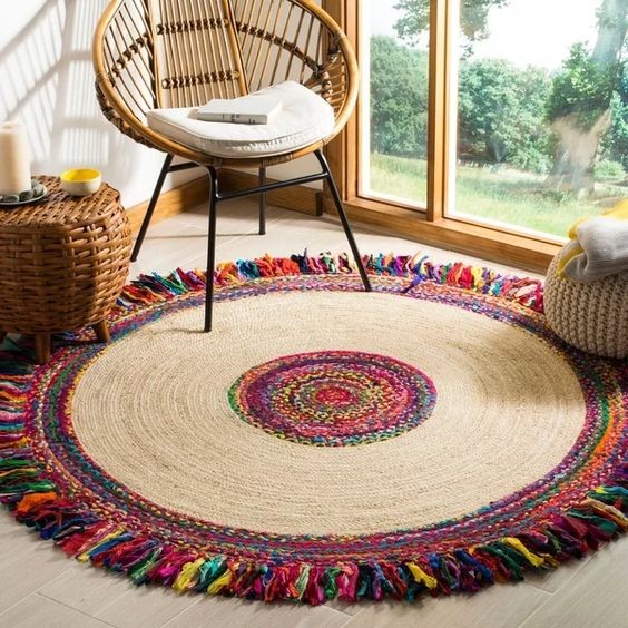 Яркие плетеные коврики