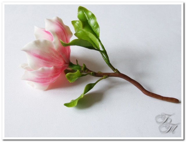 Магнолия из холодного фарфора