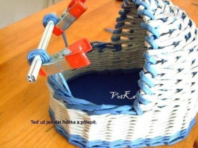 ​Плетение из бумажных трубочек: коляска