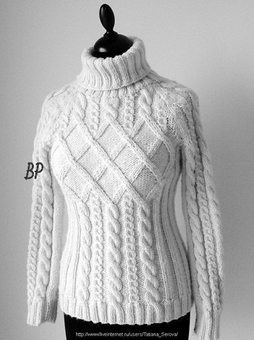 Узорный свитер с красивыми аранами