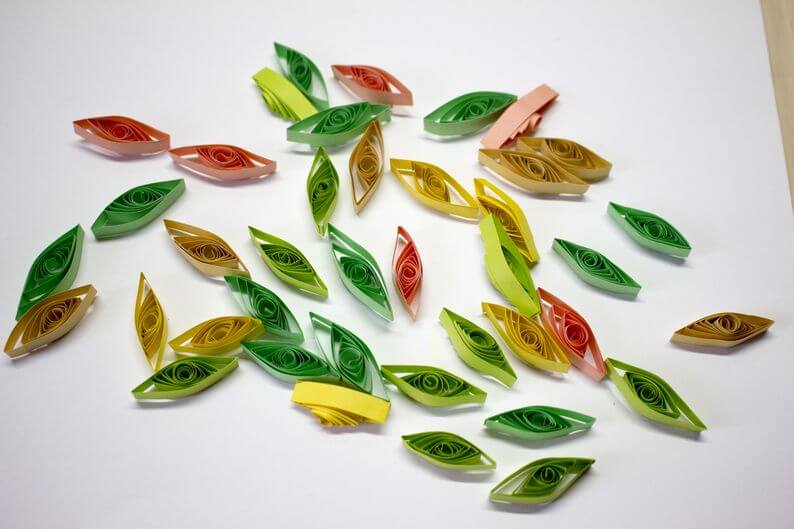 Ветка рябины в технике квиллинг