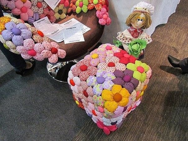 Мягкие цветочки для украшения дома