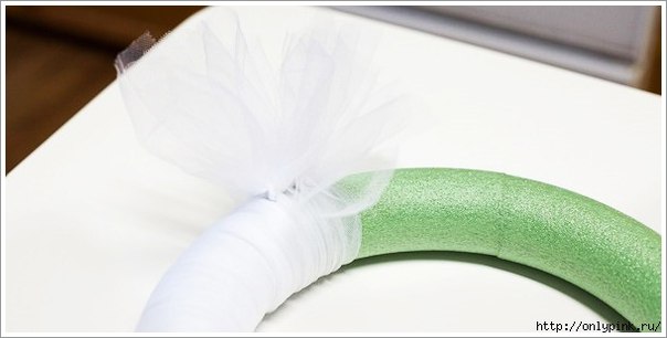 Новогодний венок в виде Деда Мороза