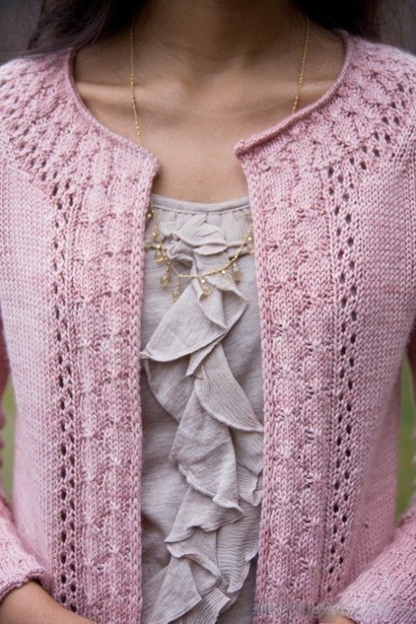 Изысканный кардиган спицами