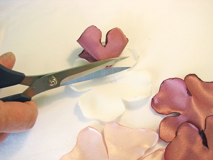 Текстильная брошь "Пиончик"