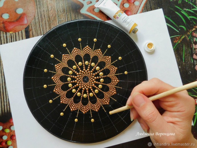 Панно в технике Dot-art