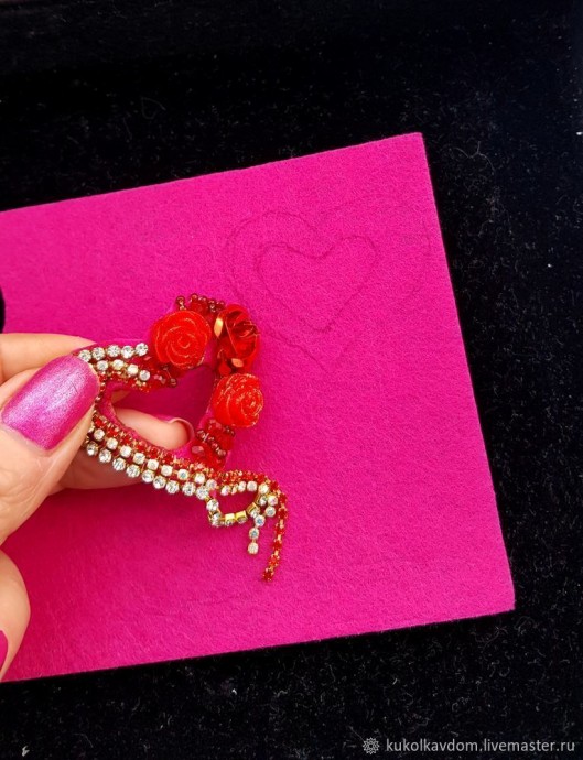 Сердечная брошь