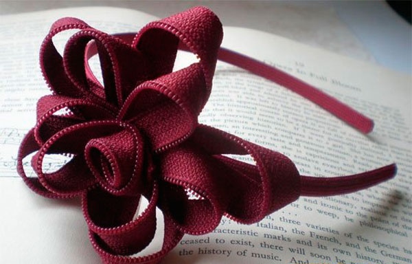 Великолепные цветы из молнии: мастер-класс