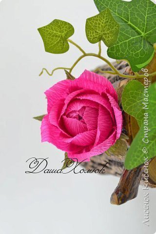 Восхитительные розы из гофрированной бумаги: мастер-класс