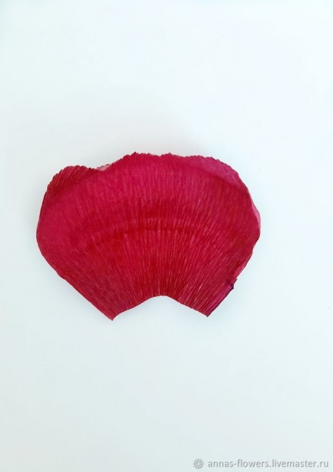 Роза из гофрированной бумаги