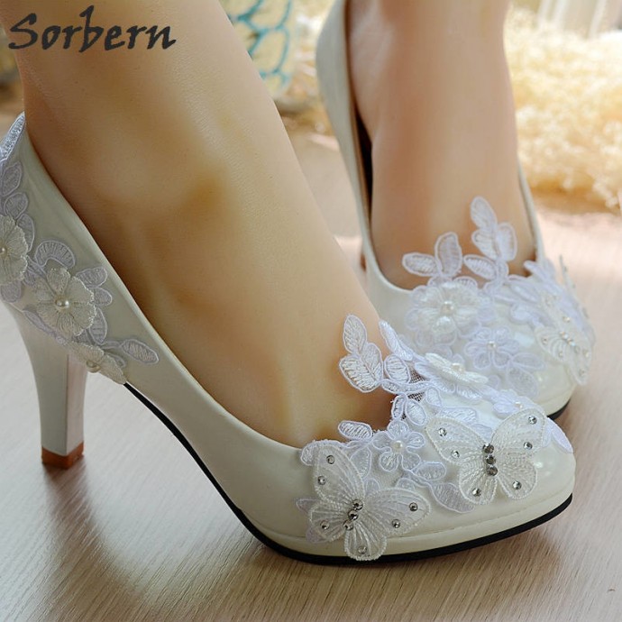 Идеи украшения праздничных туфелек кружевами