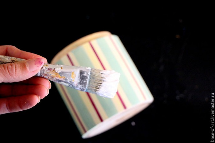 Декорируем баночку с нежными полосками Декорируем баночку с нежными полосками