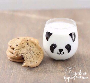 Украшаем при помощи маркера или краски по стеклу стакан для молока