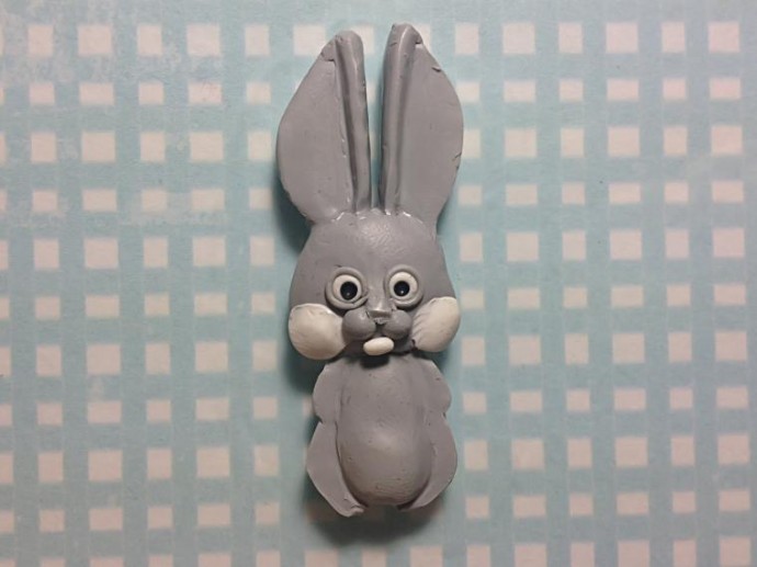Лепим зайчика из полимерной глины