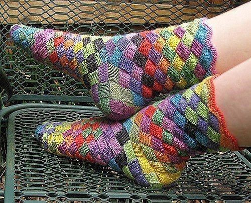 Вязaные носки в стиле «энтерлак»