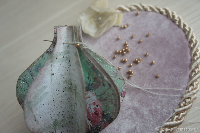 Украшение в винтажном стиле