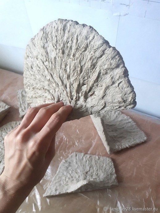 Полки в виде древесных грибов