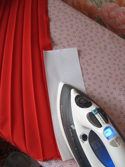 Шов на гофрированной юбке