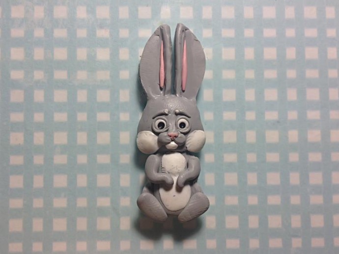 Лепим зайчика из полимерной глины