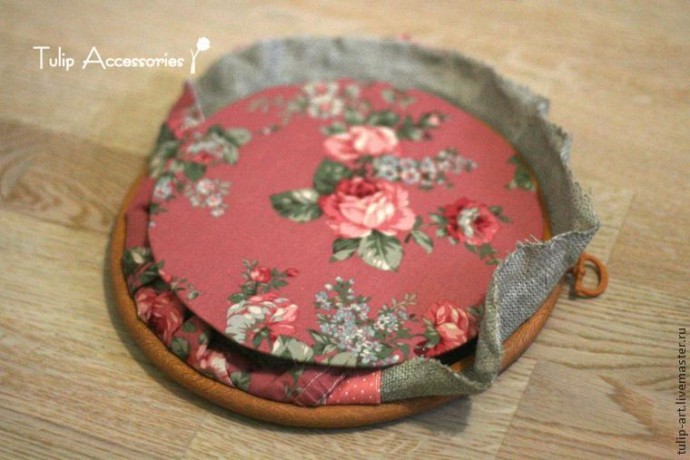 Оригинальный органайзер для рукоделия в пяльцах Оригинальный органайзер для рукоделия в пяльцах