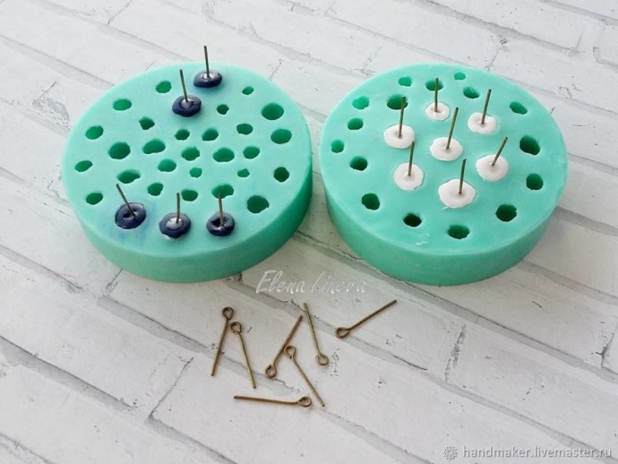 Ягоды земляники и черники