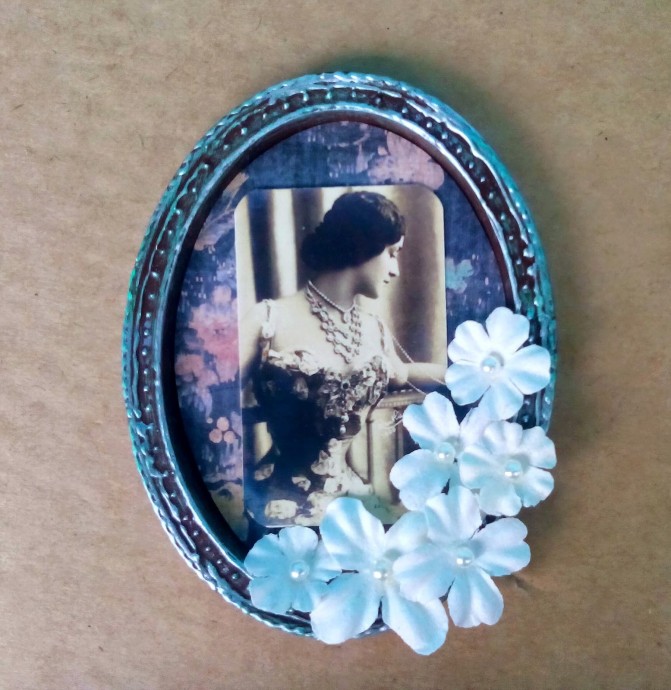 Фоторамка из пластиковой крышки Фоторамка из пластиковой крышки