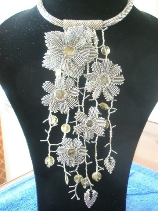 Цветок в технике ндебеле