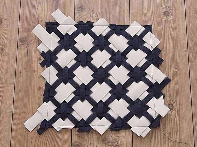 Интересная идея для интерьерной подушечки Интересная идея для интерьерной подушечки