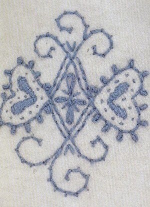 Тапочки с вышивкой гладью