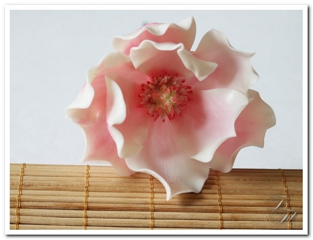 Магнолия из холодного фарфора