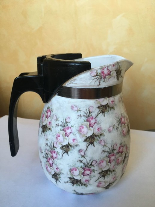 Романтический кувшинчик из старого чайника