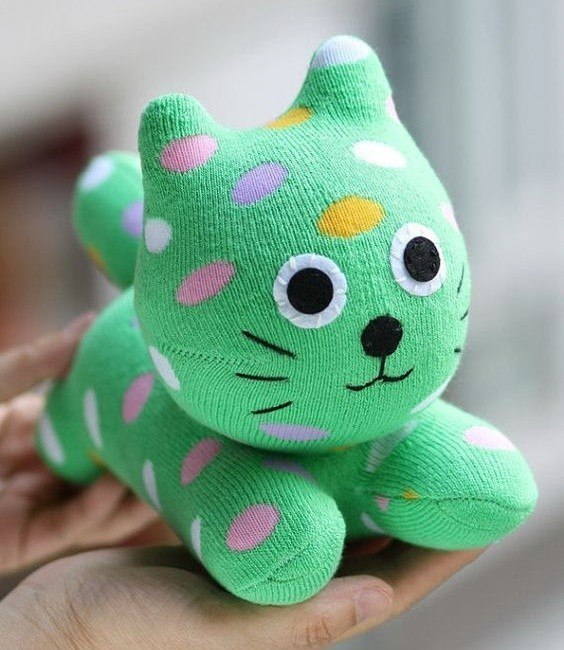 Делаем котиков из носков