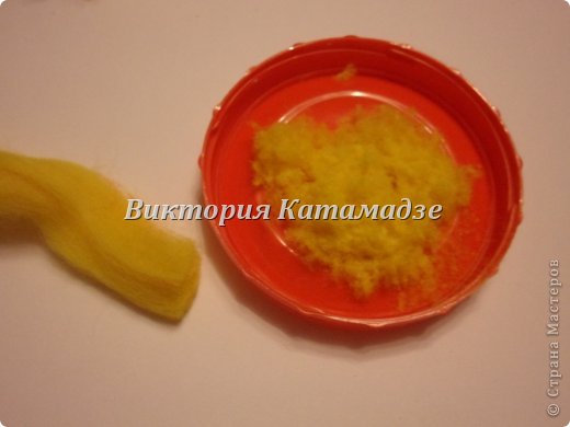 Мимоза из пенополистирола, манной крупы, шерсти и шелка